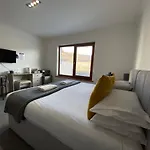 Highland Stays - Ben View Room & Jacuzzi Bath